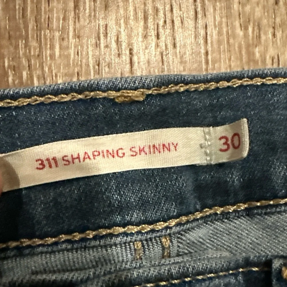 LEVI’S 311 Jeans Women’s Size 30 Blue Shaping Skinny Denim Pre-owned Used - Picture 3 of 4